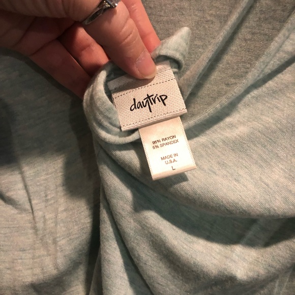 Cute Back High Low Top - Picture 4 of 4